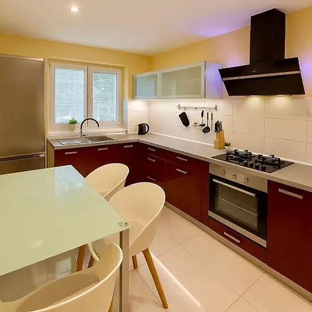 Apartment New 4 Nové Zámky